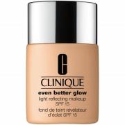 Maquillaje efecto luminoso Even Better Glow™ con FPS15 de Clinique 30 ...