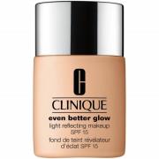 Maquillaje efecto luminoso Even Better Glow™ con FPS15 de Clinique 30 ...