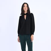 Blusa con cuello con chalina para anudar delante o detrás