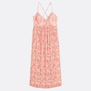 Maxivestido plisado con estampados florales y tirantes finos